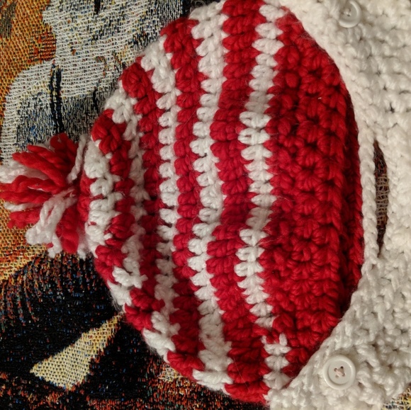Hand Knitted Santa Hat/Beard - Picture 4 of 4
